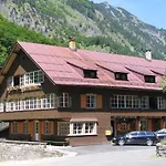 Mountain Albergue *
